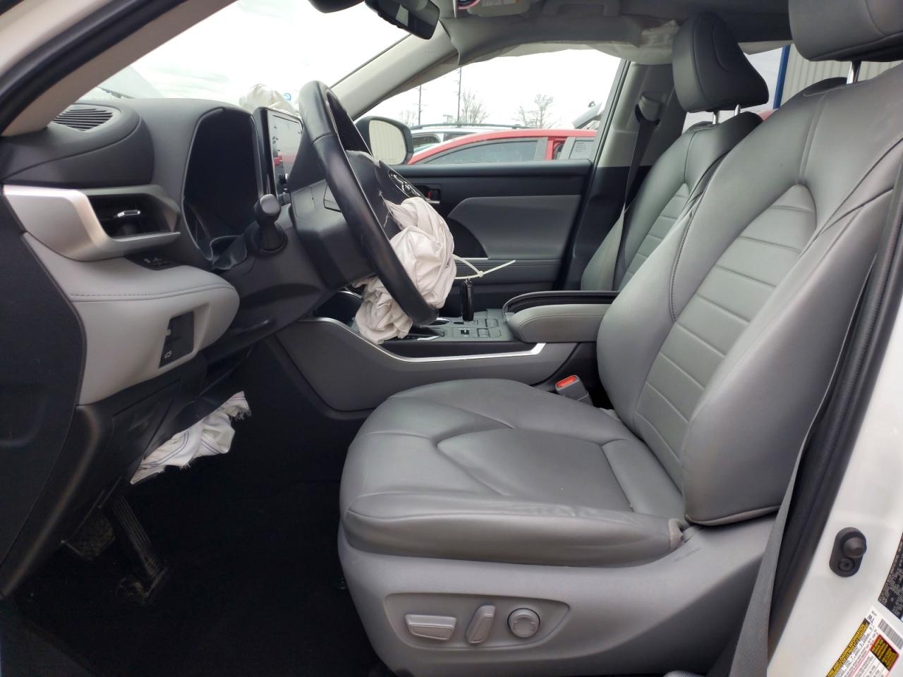2022 TOYOTA HIGHLANDER XLE photo 7