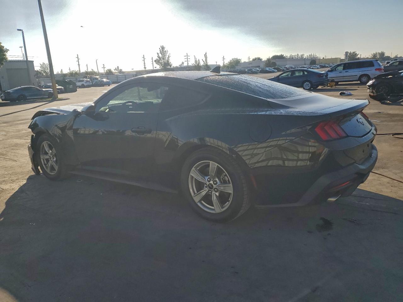 2024 FORD MUSTANG photo 2