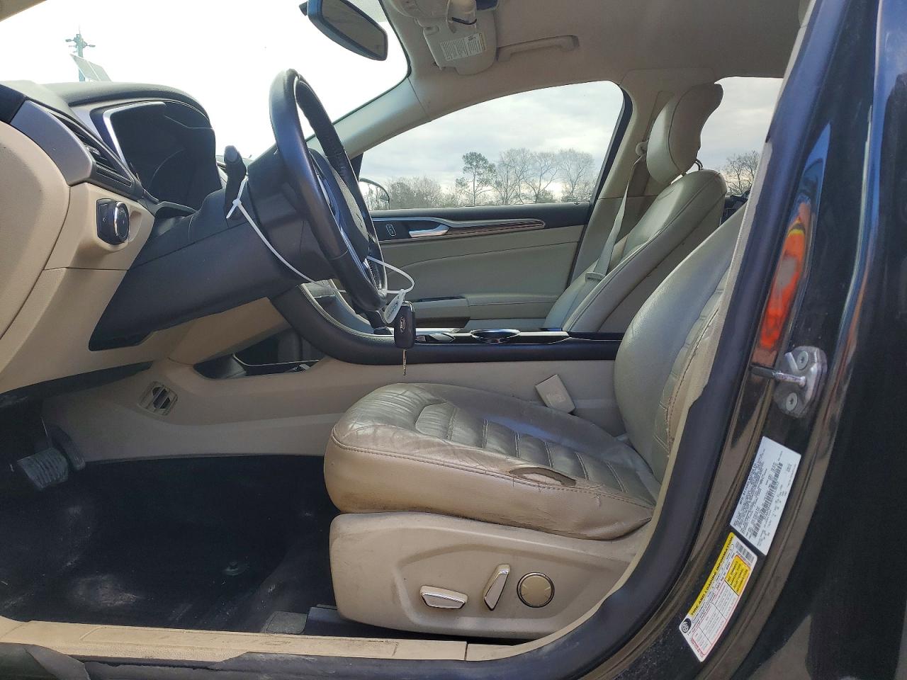 2013 FORD FUSION SE photo 19