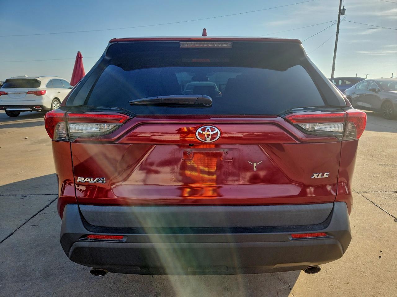 2021 TOYOTA RAV4 XLE photo 16