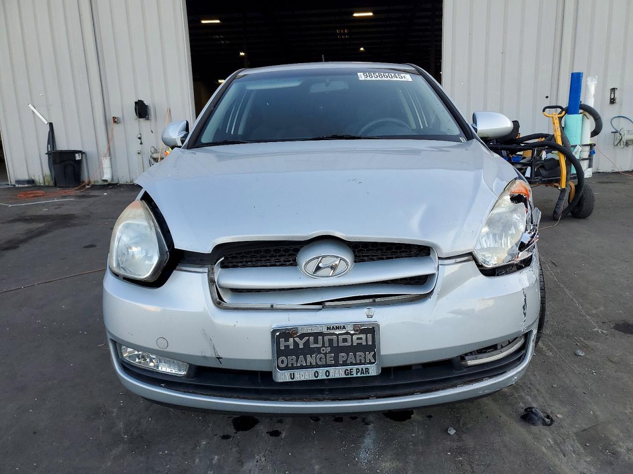 2008 HYUNDAI ACCENT SE photo 9