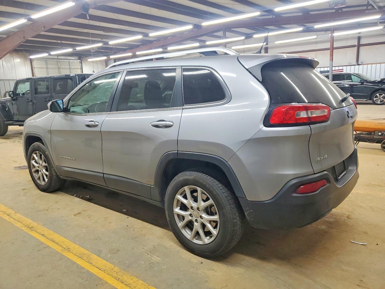 2014 JEEP CHEROKEE LATITUDE photo 2