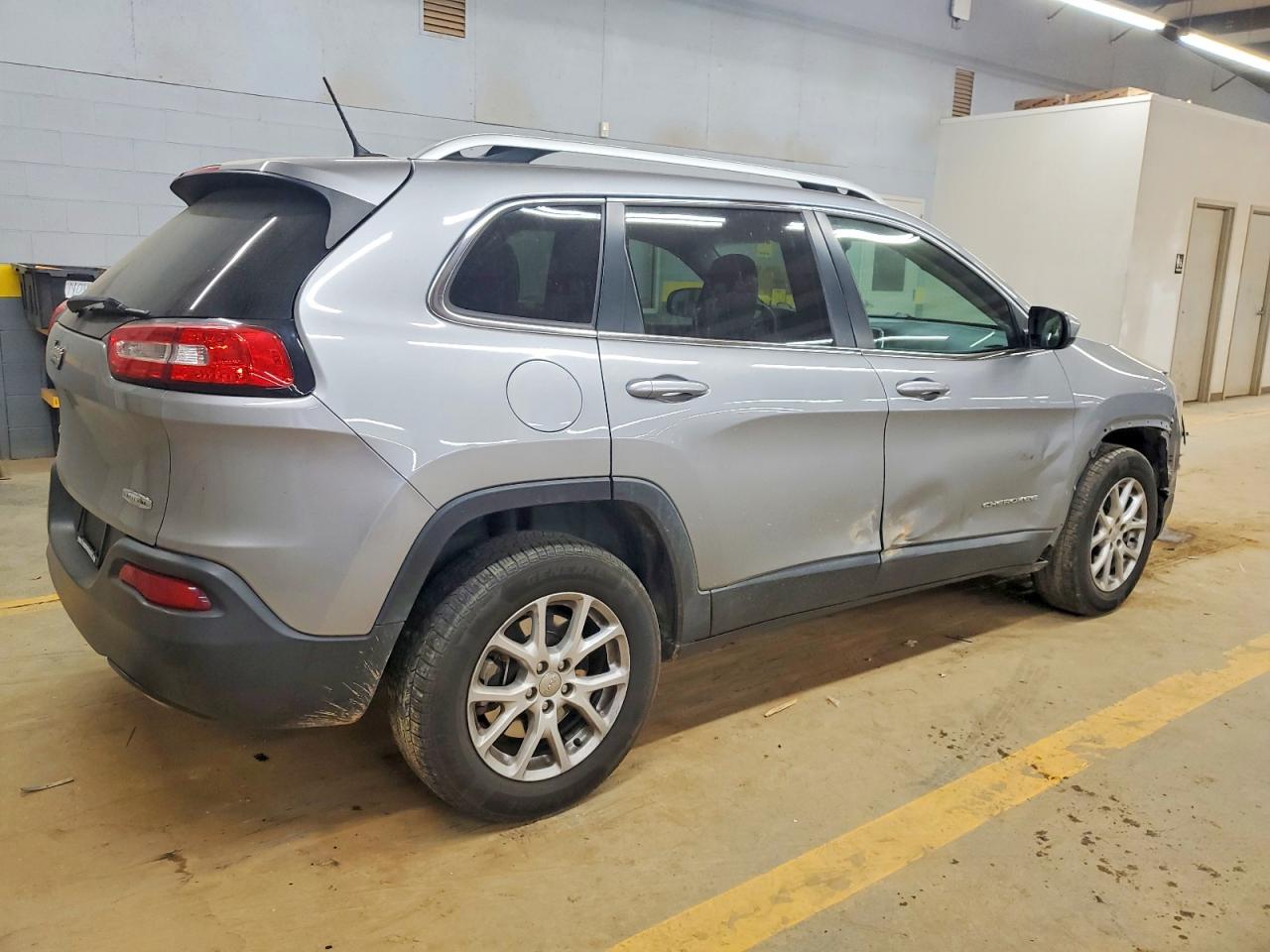 2014 JEEP CHEROKEE LATITUDE photo 3