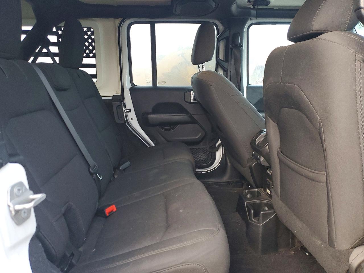 2019 JEEP WRANGLER UNLIMITED SAHARA photo 31