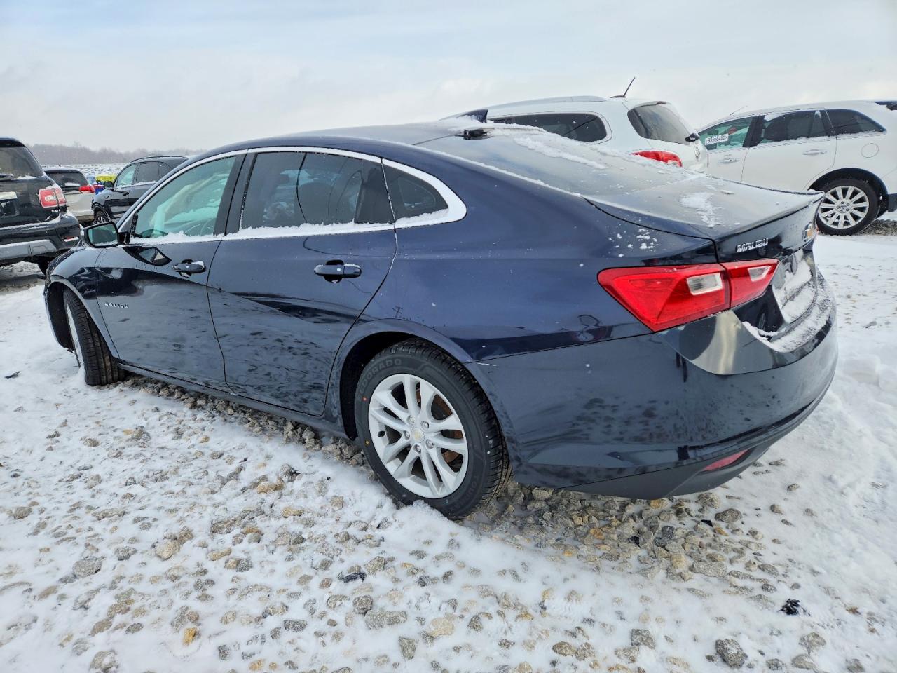 2018 CHEVROLET MALIBU LT photo 2