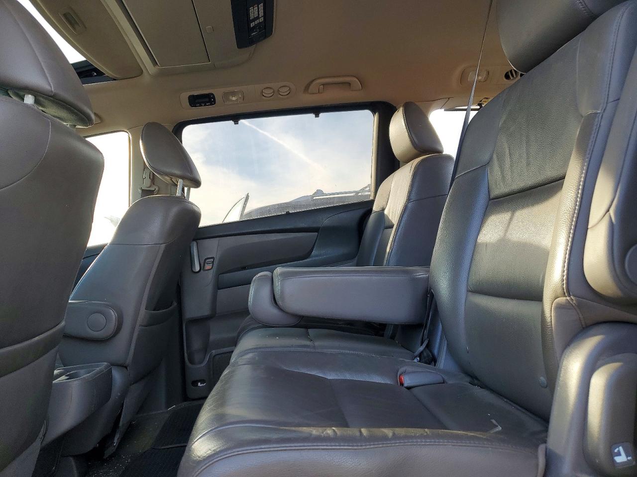 2012 HONDA ODYSSEY TOURING photo 11