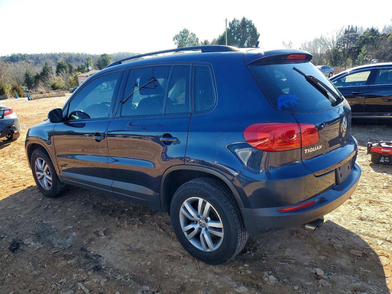 2016 VOLKSWAGEN TIGUAN S photo 2