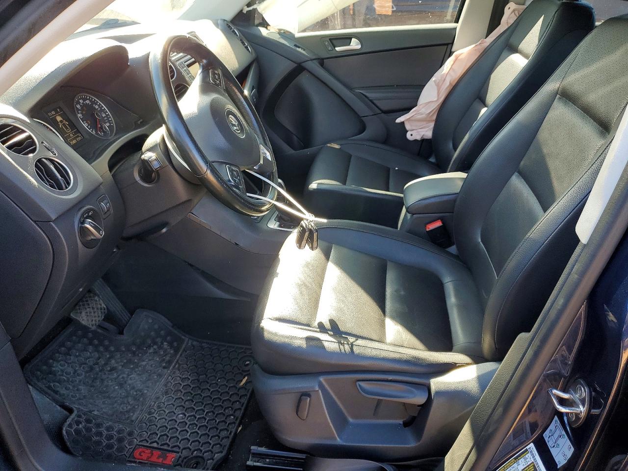 2016 VOLKSWAGEN TIGUAN S photo 7