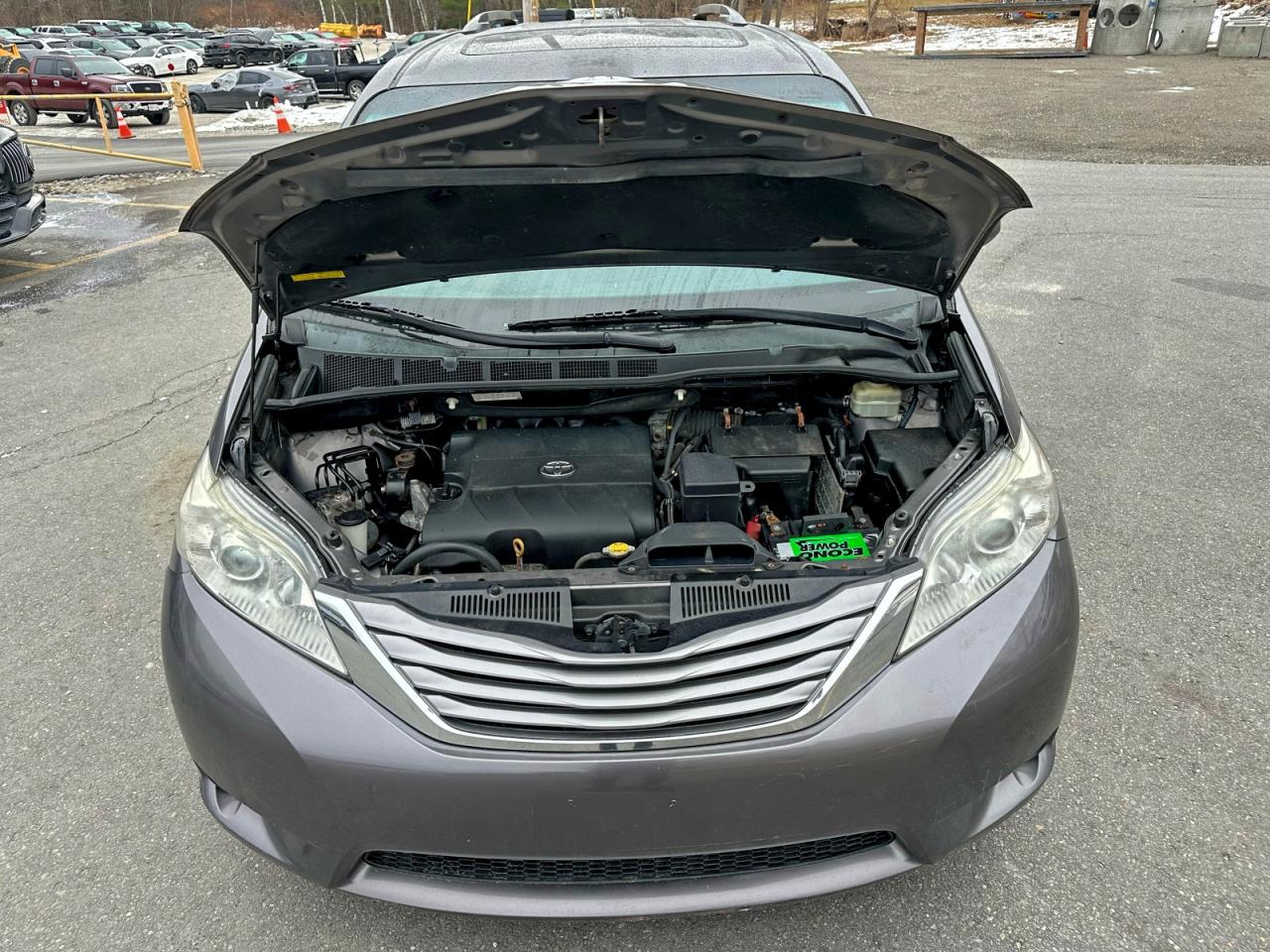 2016 TOYOTA SIENNA XLE photo 17
