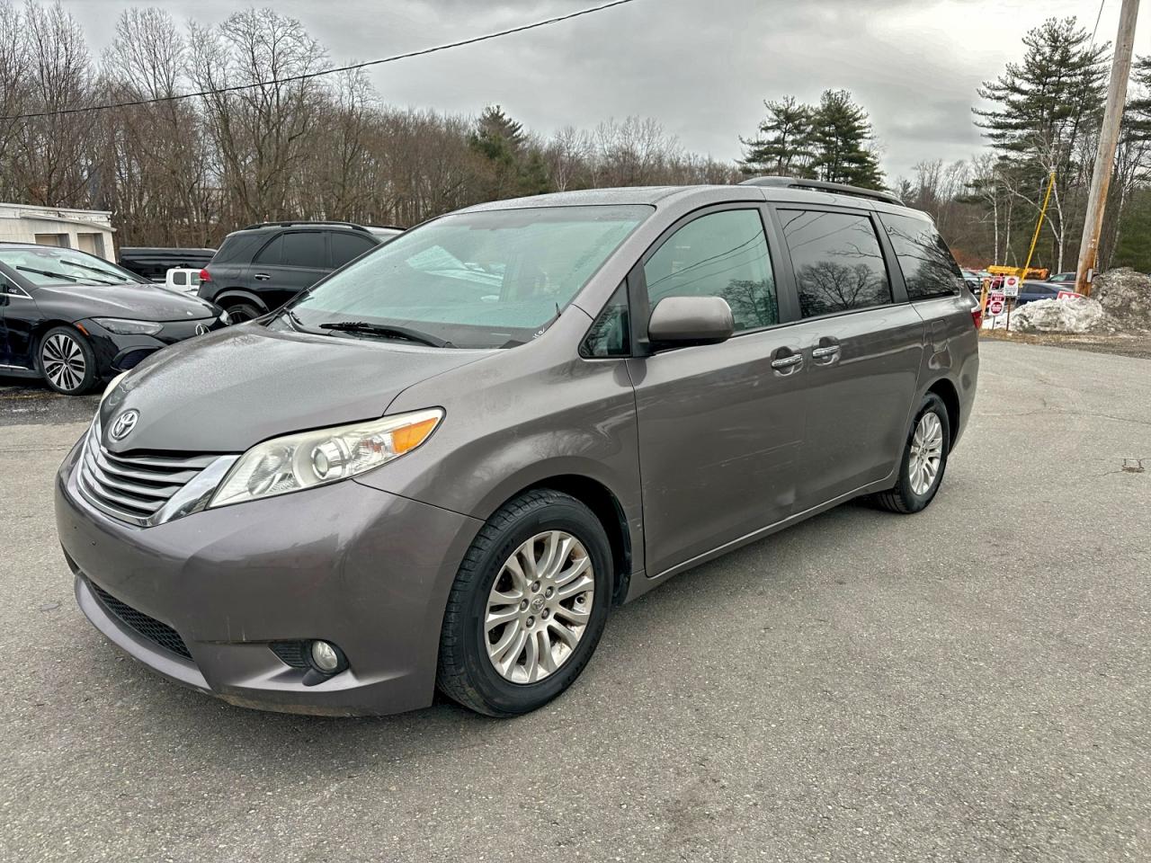 2016 TOYOTA SIENNA
