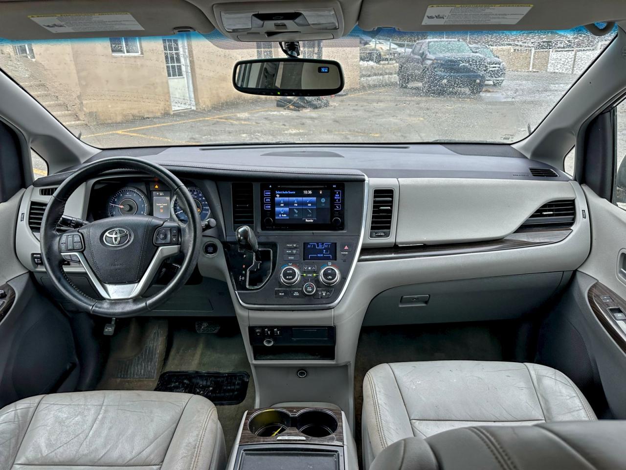 2016 TOYOTA SIENNA XLE photo 15