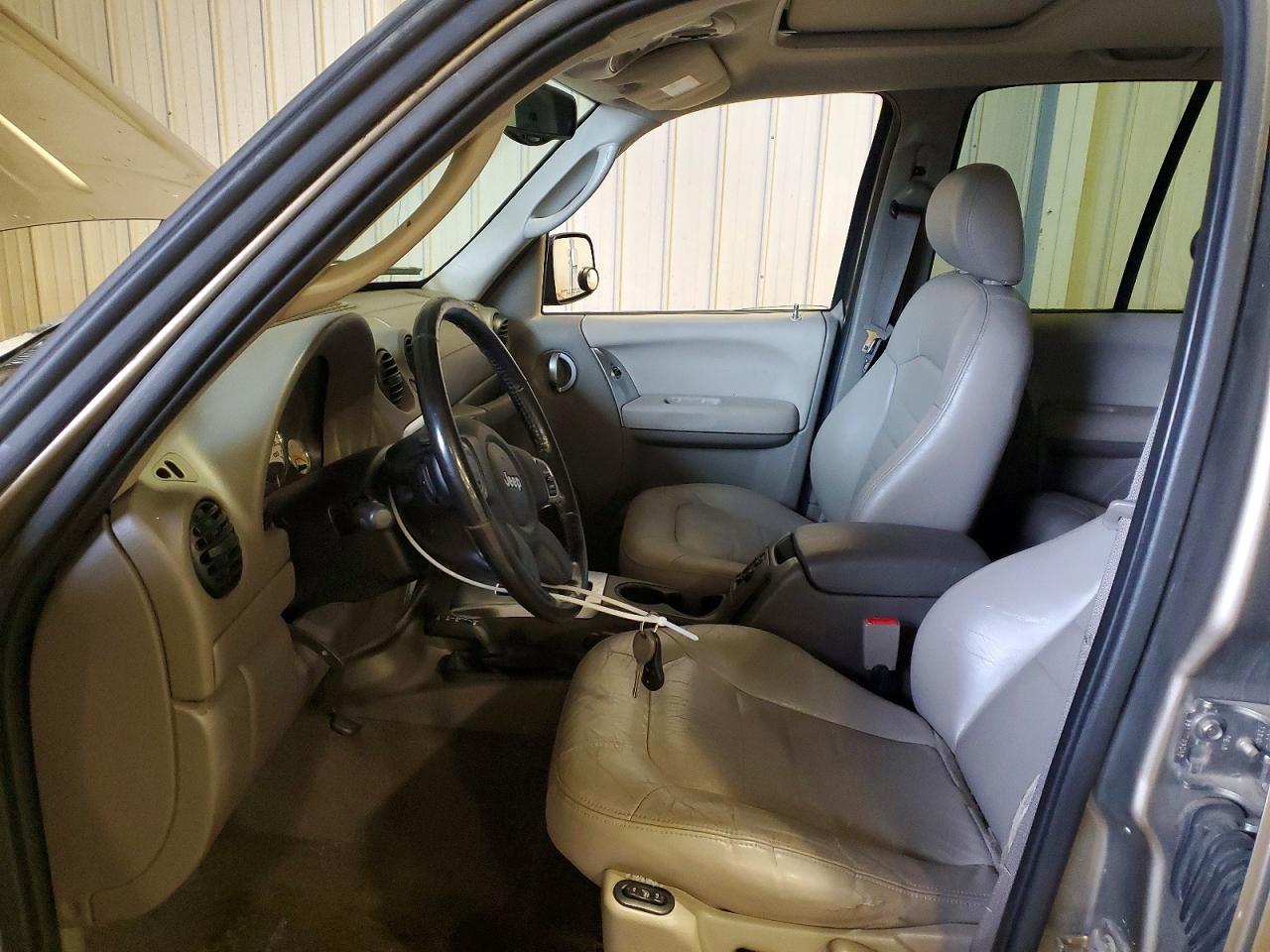2004 JEEP LIBERTY LIMITED photo 7
