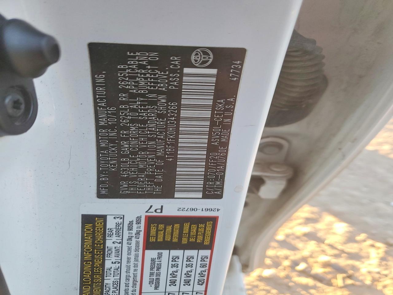 2017 TOYOTA CAMRY SE photo 12
