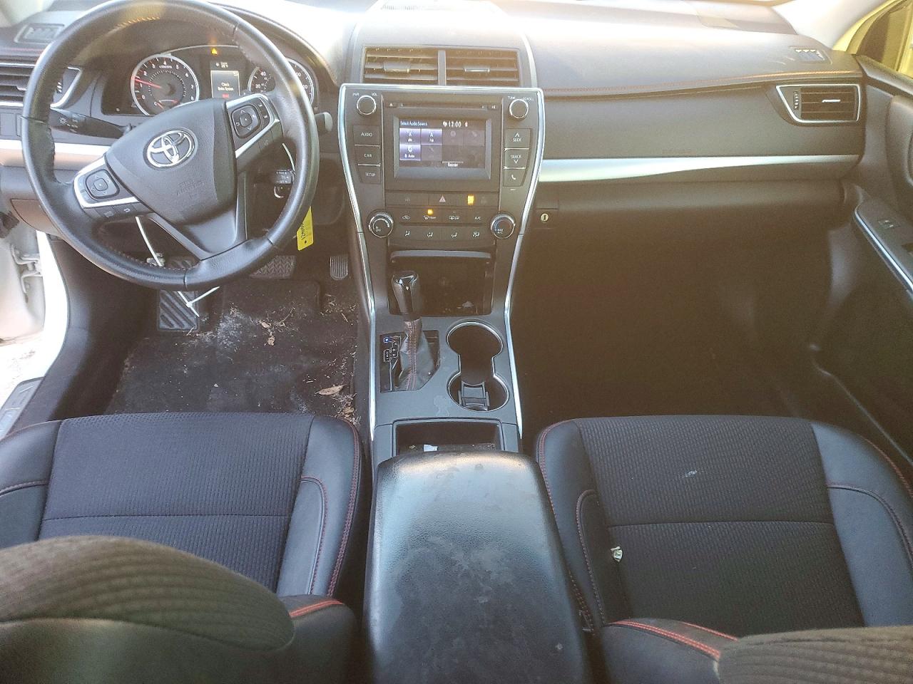 2017 TOYOTA CAMRY SE photo 8