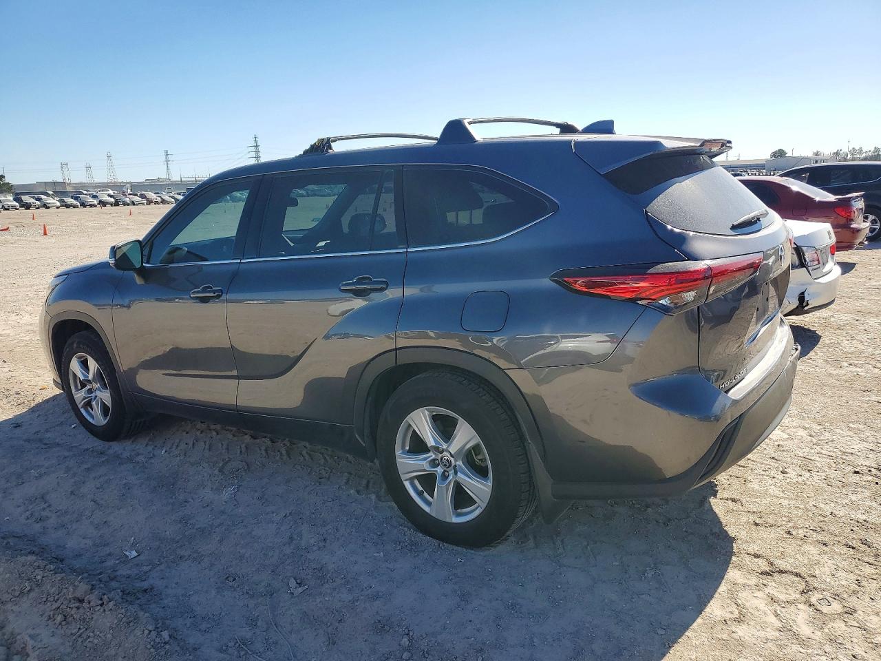2021 TOYOTA HIGHLANDER L photo 4