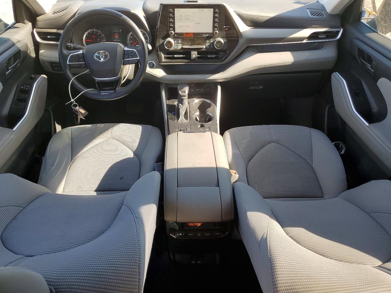 2021 TOYOTA HIGHLANDER L photo 22