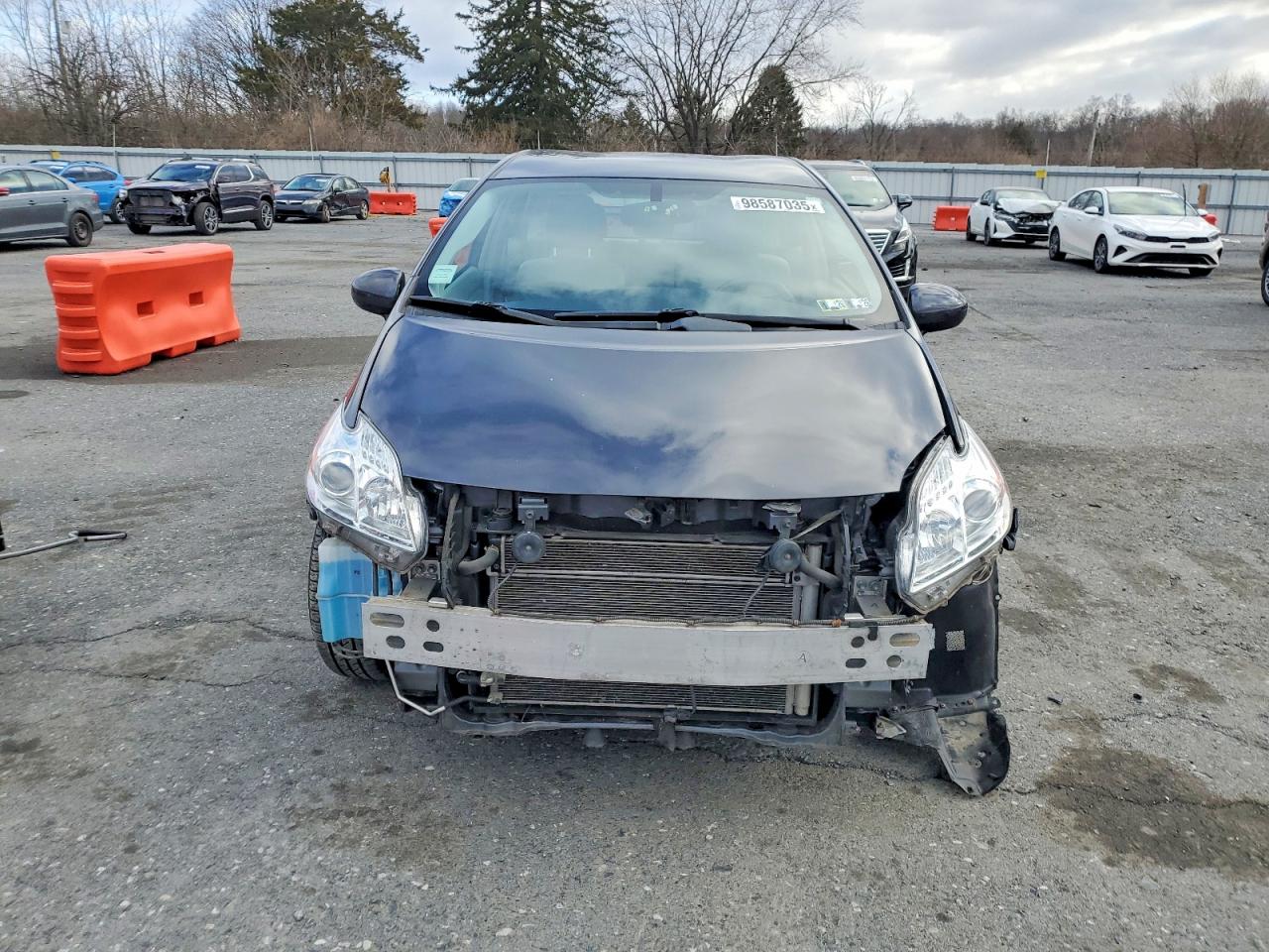 2013 TOYOTA PRIUS photo 5