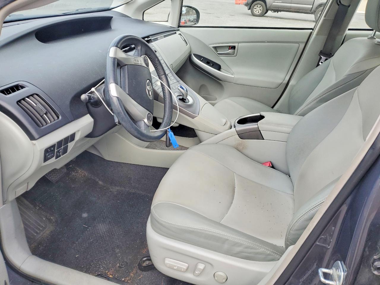 2013 TOYOTA PRIUS photo 7