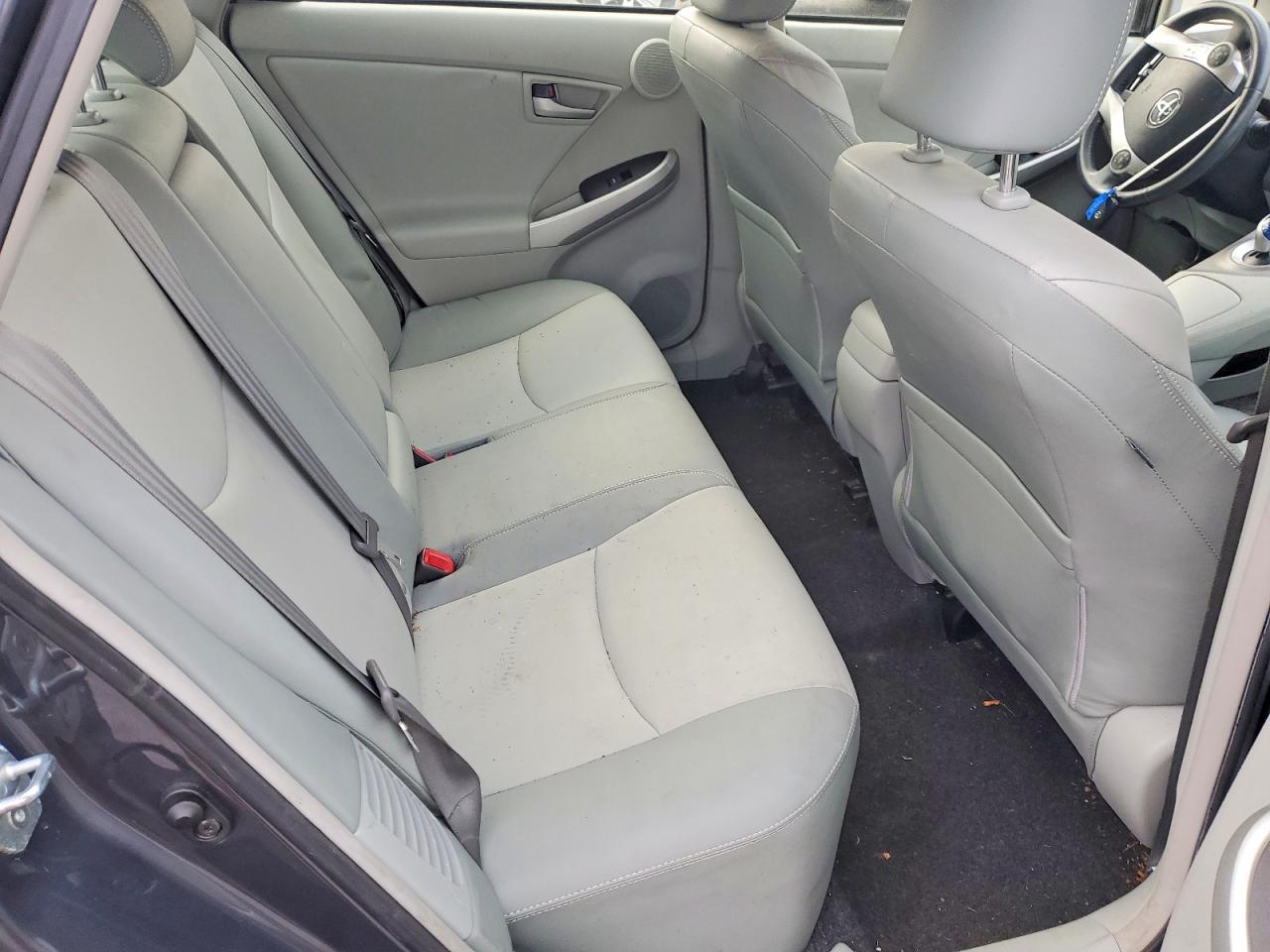 2013 TOYOTA PRIUS photo 10