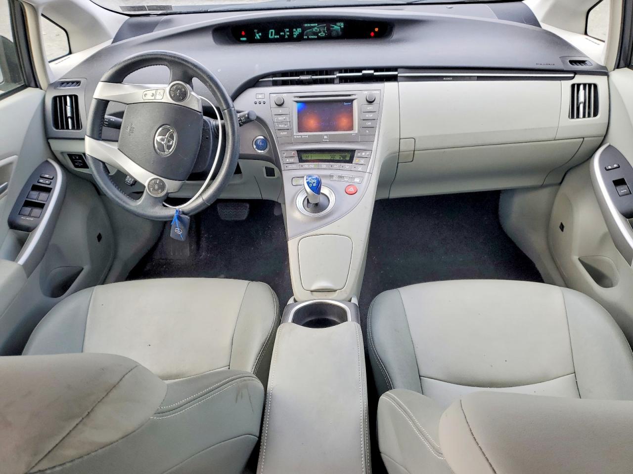 2013 TOYOTA PRIUS photo 8