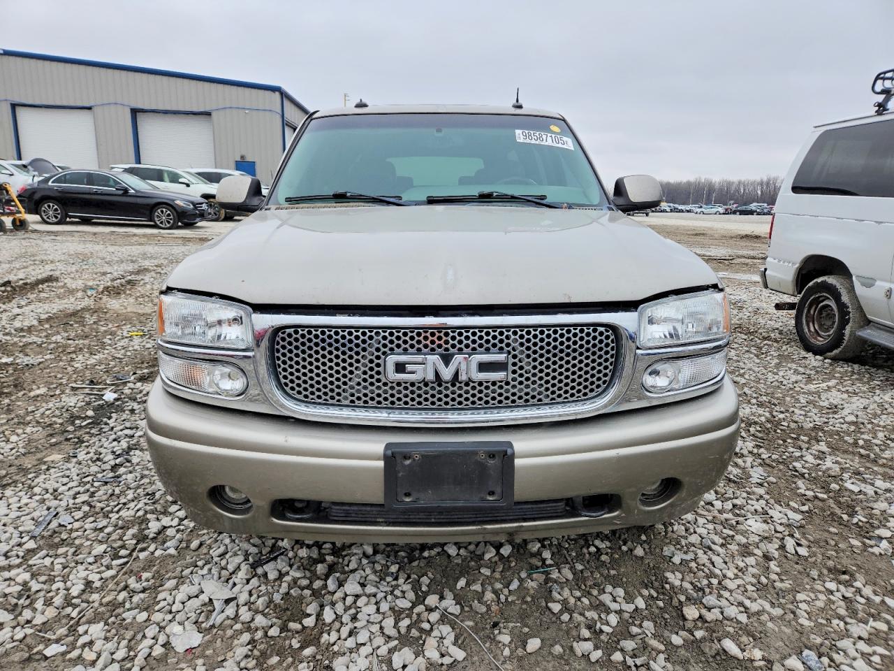 2003 GMC YUKON XL DENALI photo 5