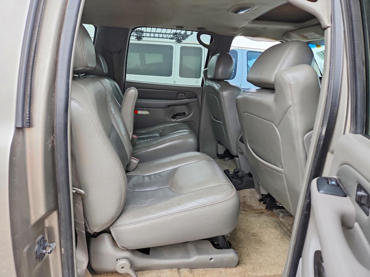 2003 GMC YUKON XL DENALI photo 11