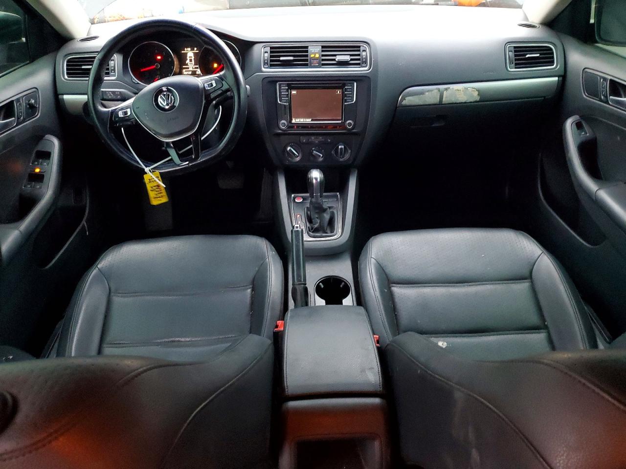 2017 VOLKSWAGEN JETTA SE photo 8