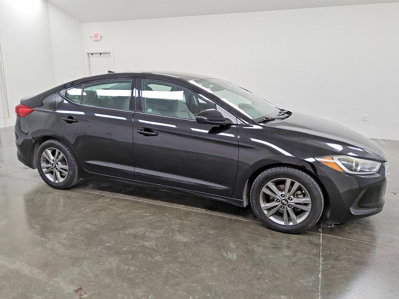 2017 HYUNDAI ELANTRA SE photo 4