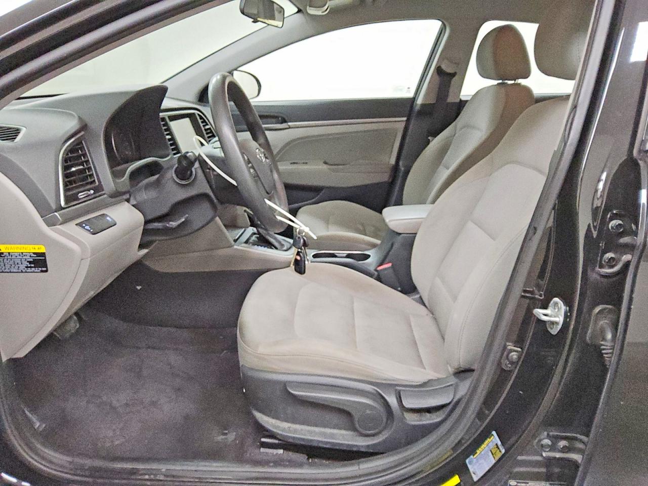 2017 HYUNDAI ELANTRA SE photo 7