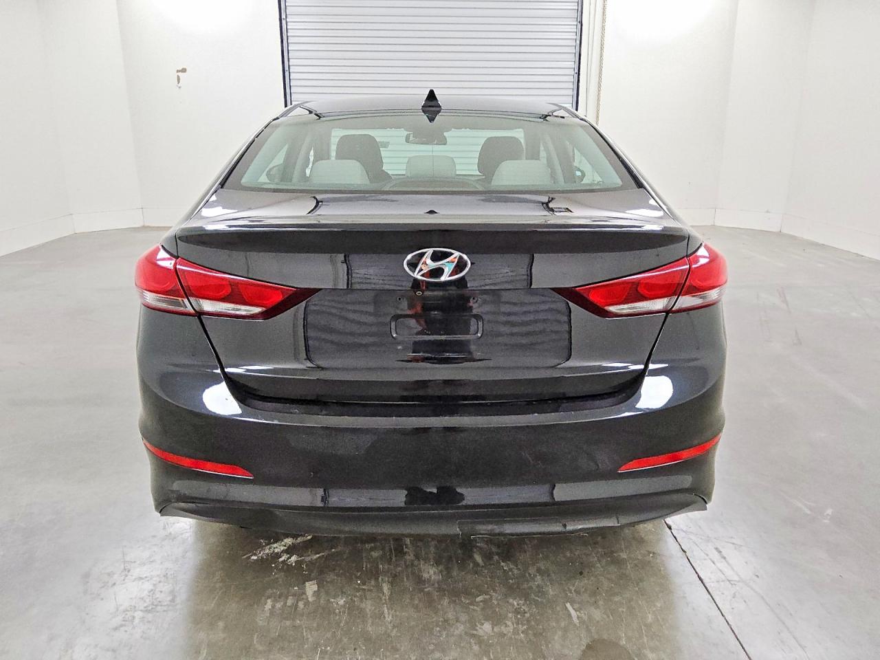 2017 HYUNDAI ELANTRA SE photo 6