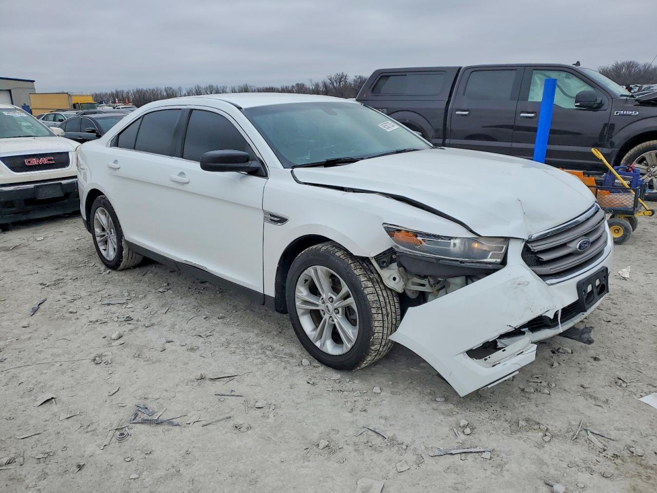 2018 FORD TAURUS SE photo 4