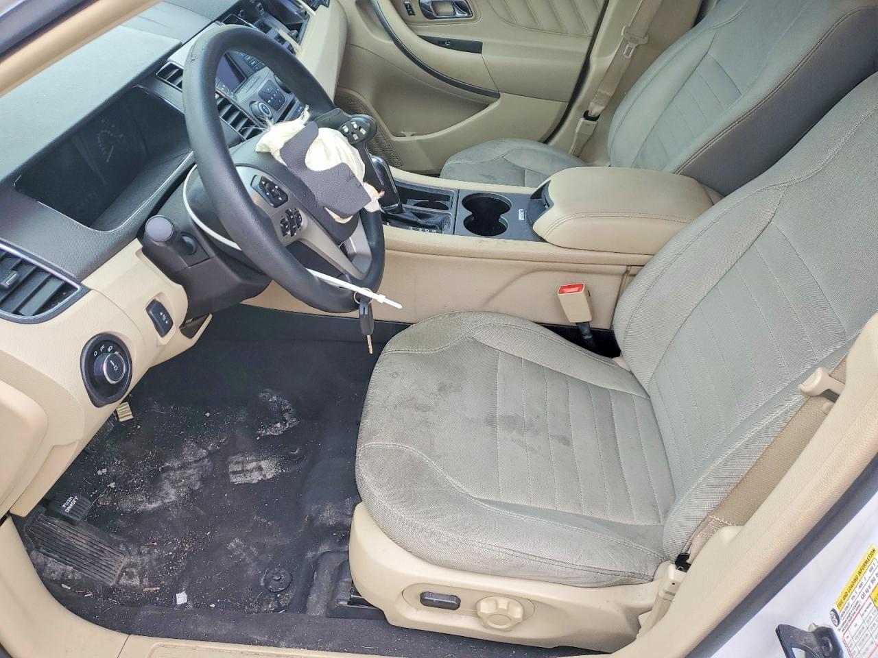 2018 FORD TAURUS SE photo 7