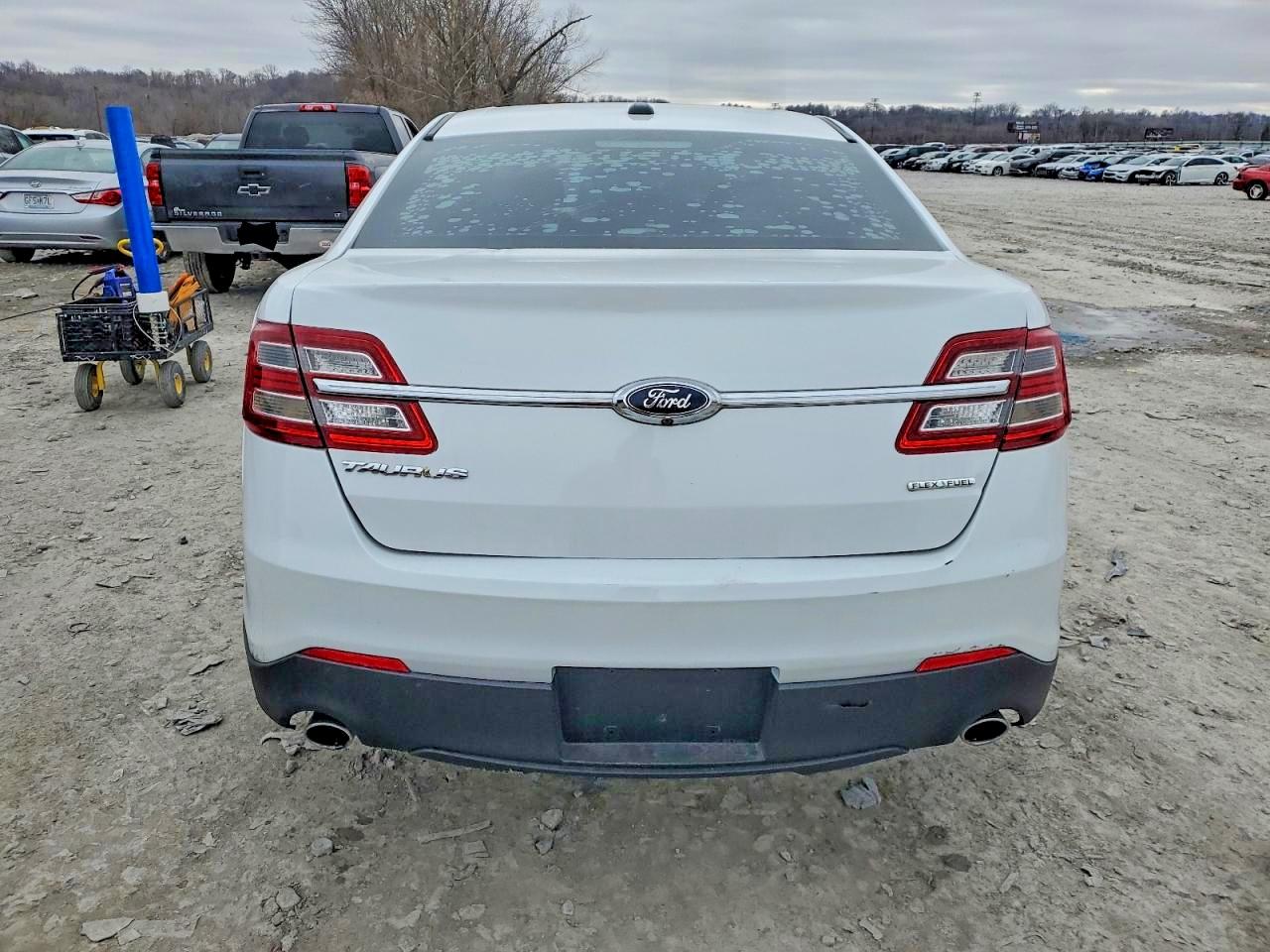 2018 FORD TAURUS SE photo 6
