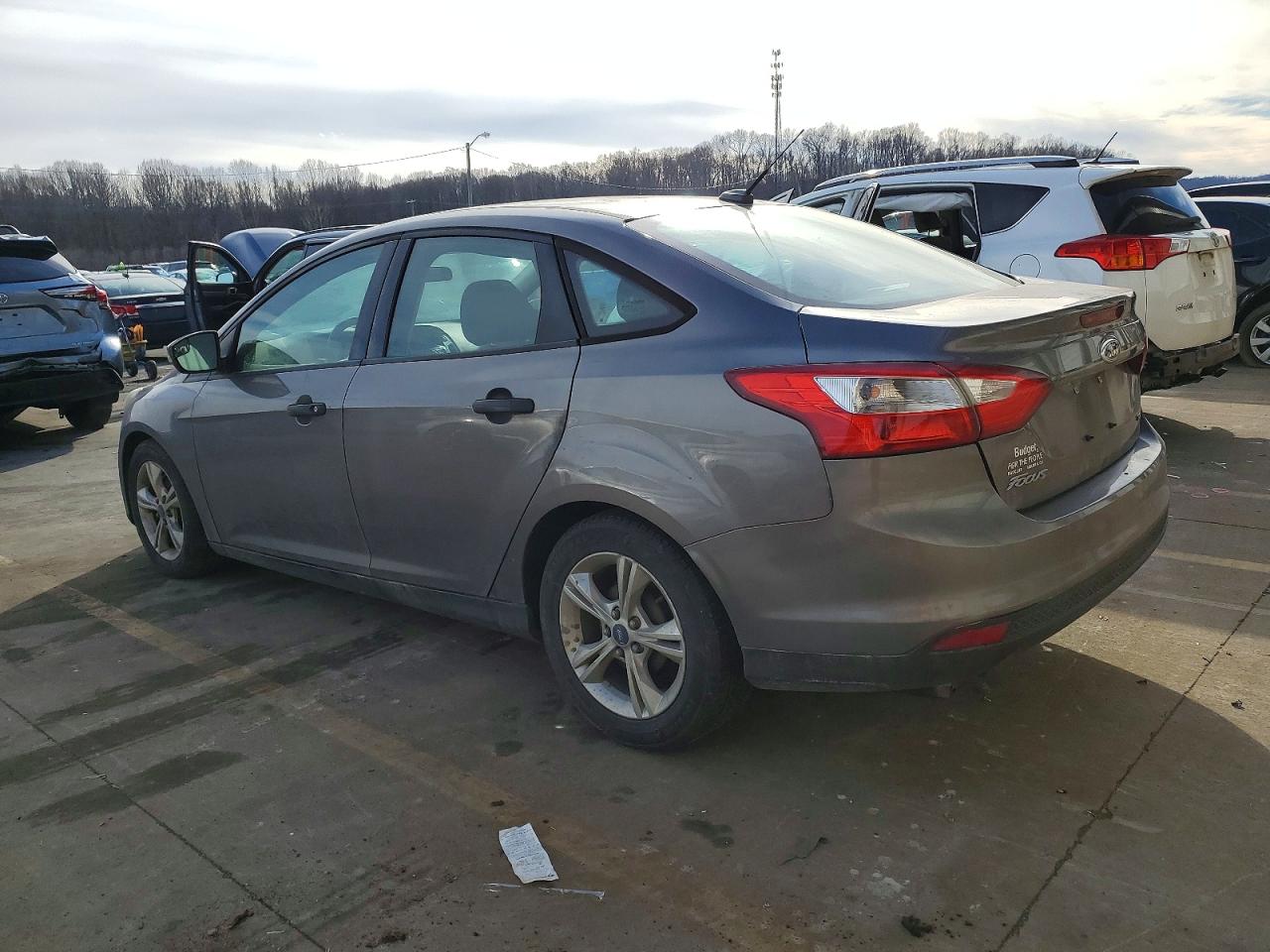 2014 FORD FOCUS SE photo 2