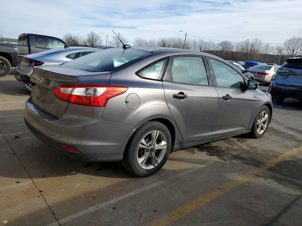 2014 FORD FOCUS SE photo 3