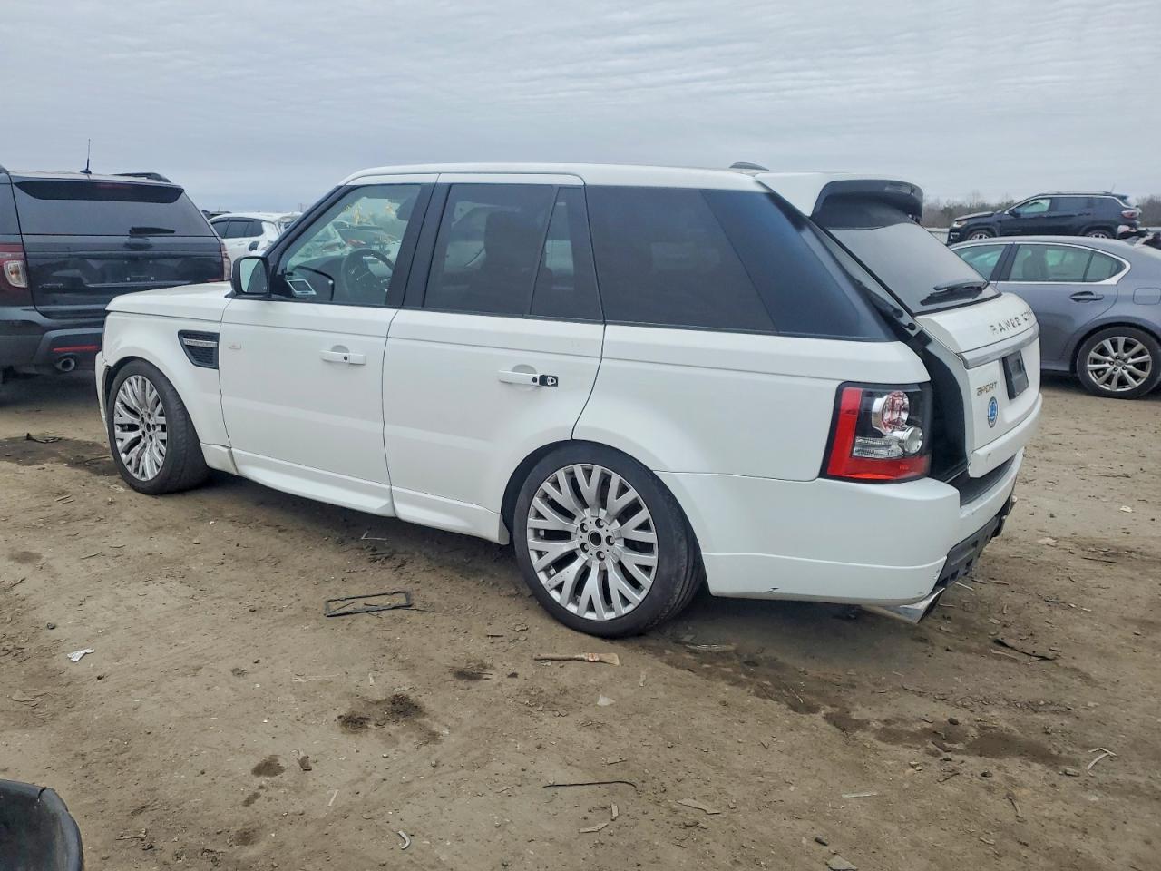 2013 LAND ROVER RANGE ROVER SPORT HSE photo 2