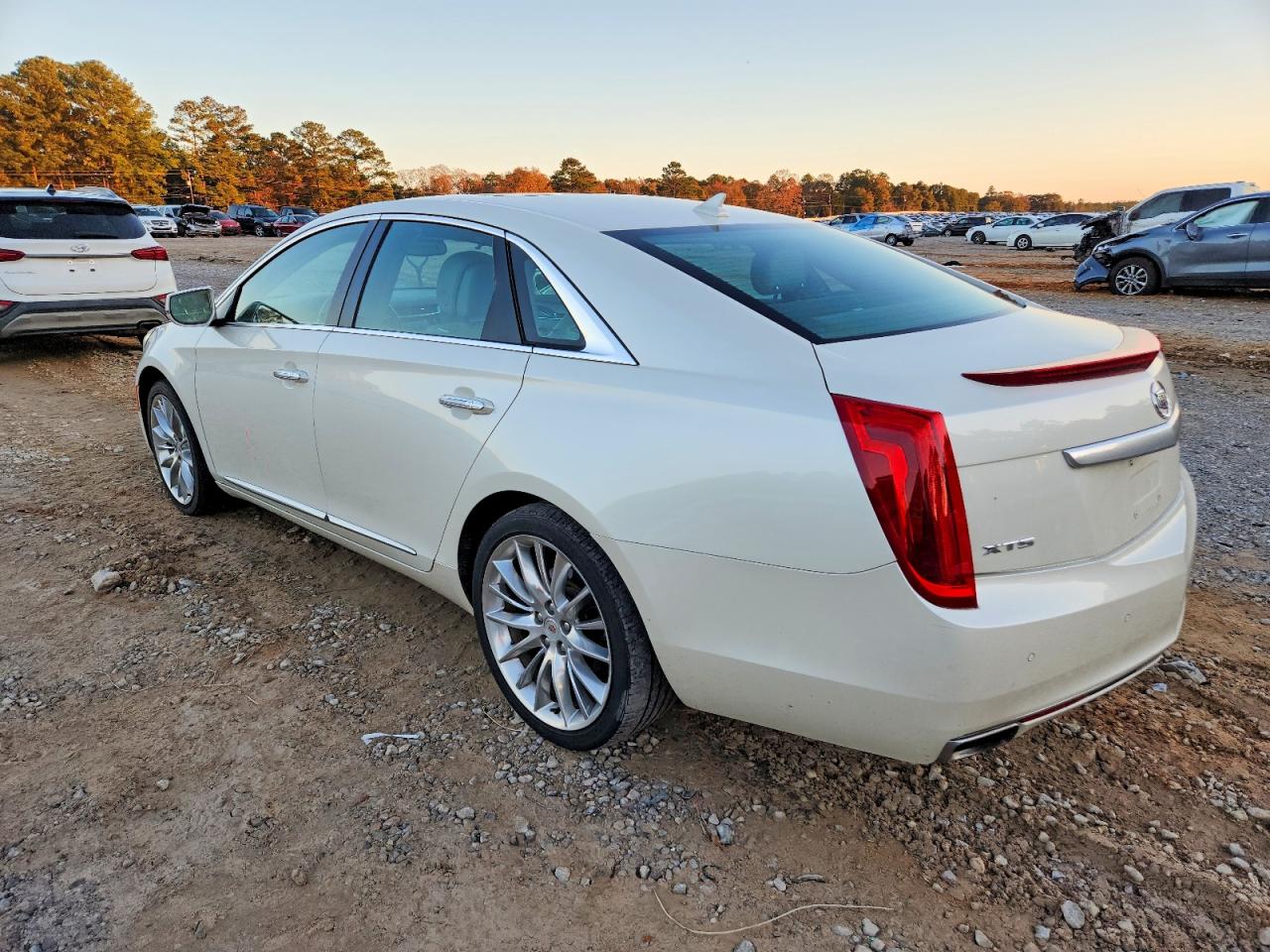 2013 CADILLAC XTS PLATINUM photo 2