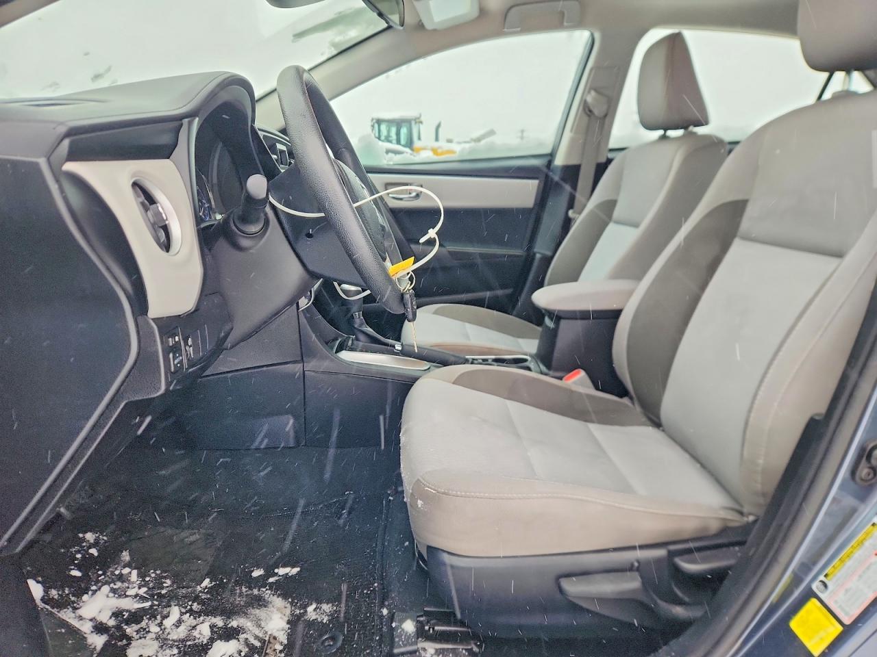 2017 TOYOTA COROLLA L photo 13