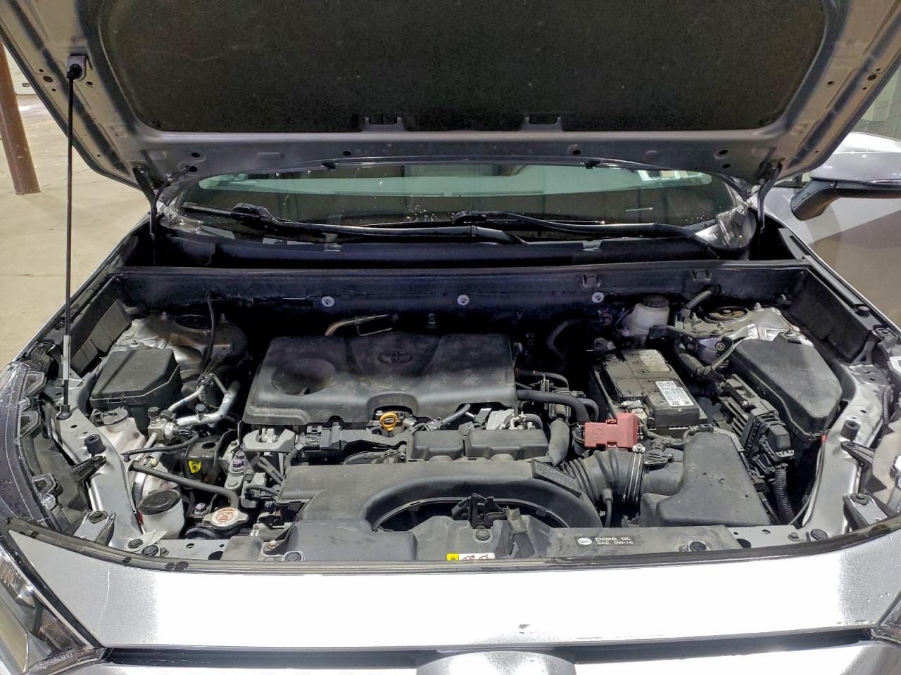 2021 TOYOTA RAV4 XLE photo 12