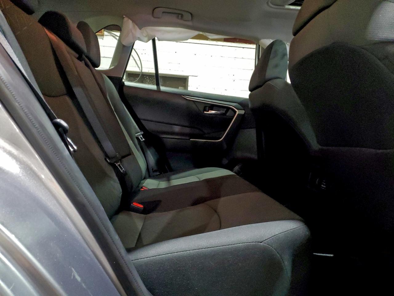2021 TOYOTA RAV4 XLE photo 11