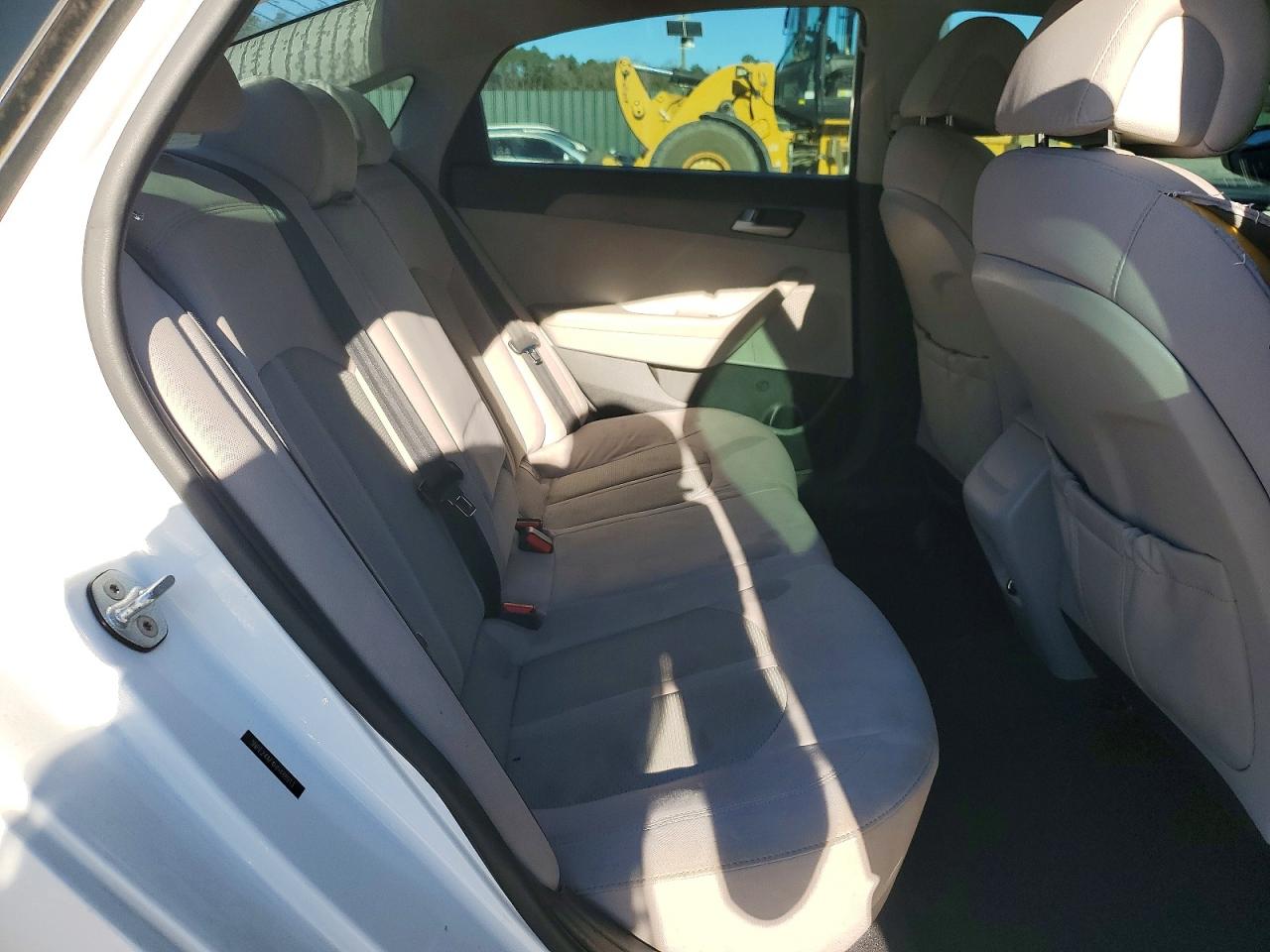 2017 HYUNDAI SONATA BASE photo 10