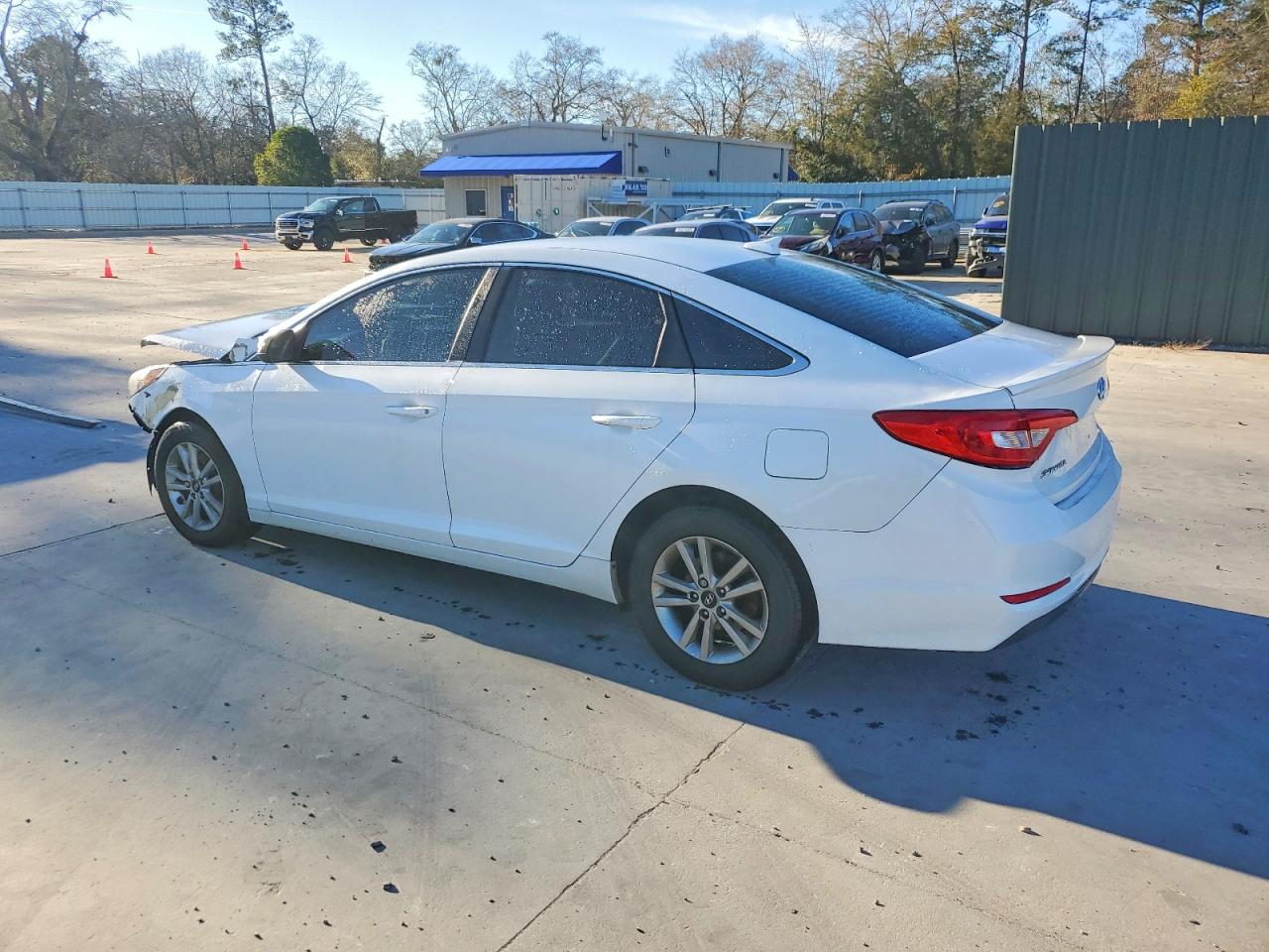 2017 HYUNDAI SONATA BASE photo 2