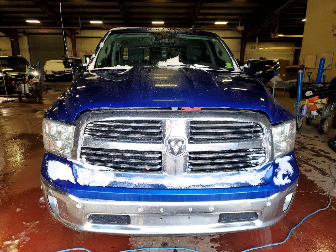 2017 RAM 1500 SLT photo 5