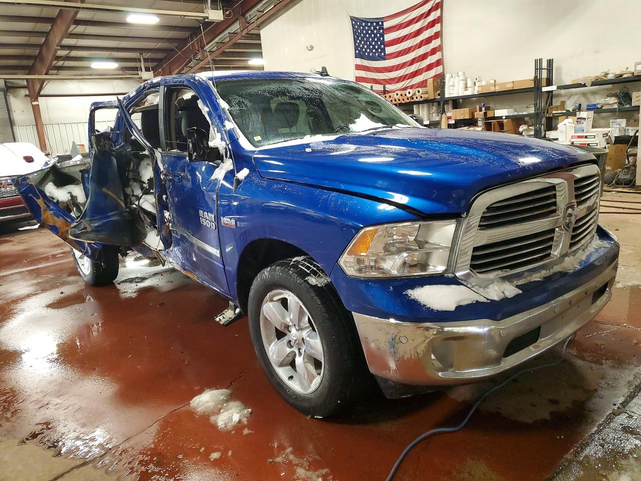 2017 RAM 1500 SLT photo 4