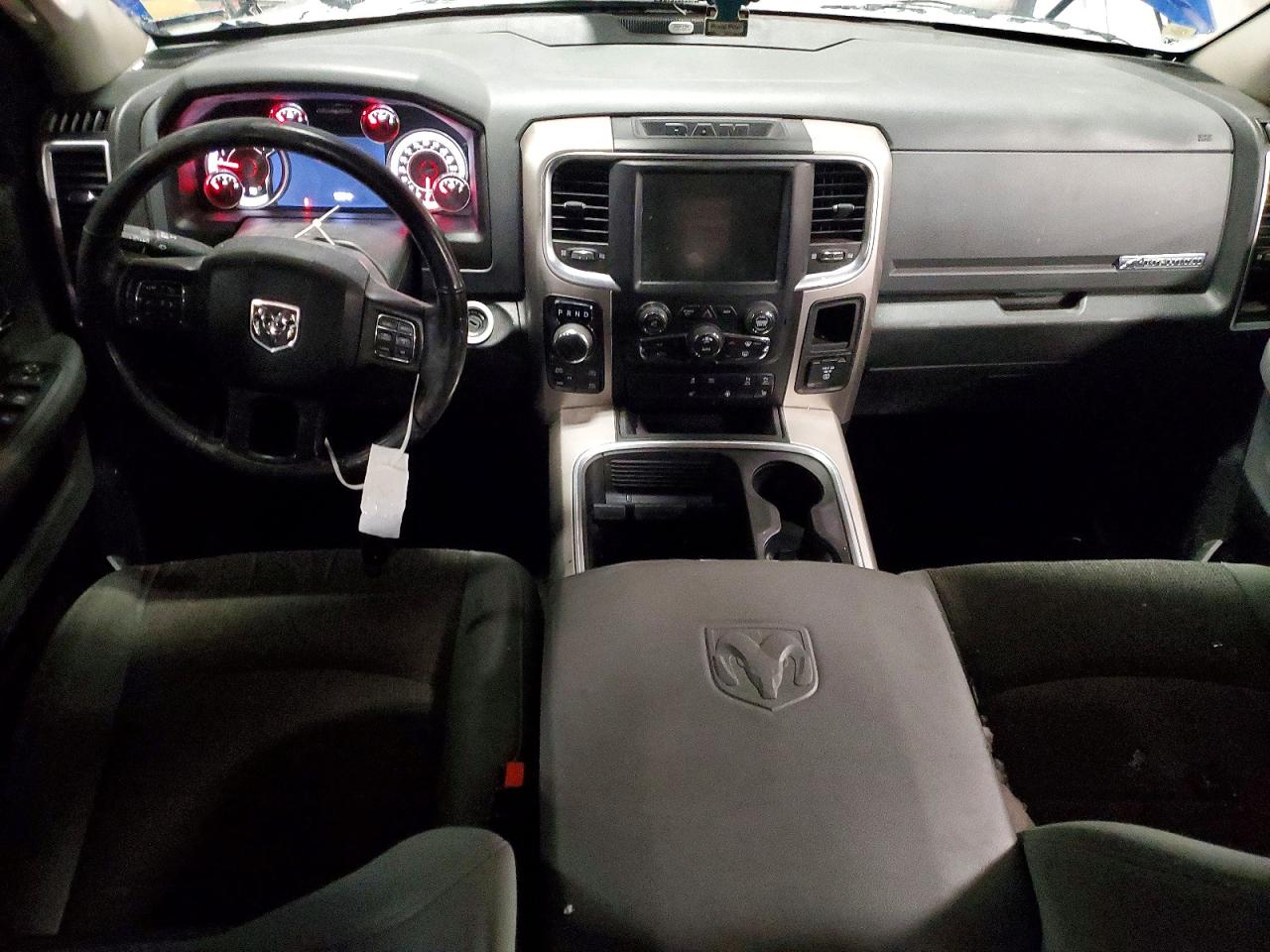 2017 RAM 1500 SLT photo 8