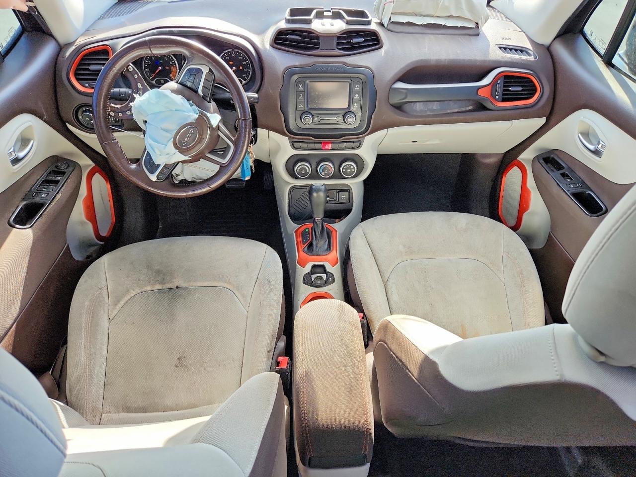 2015 JEEP RENEGADE LATITUDE photo 8