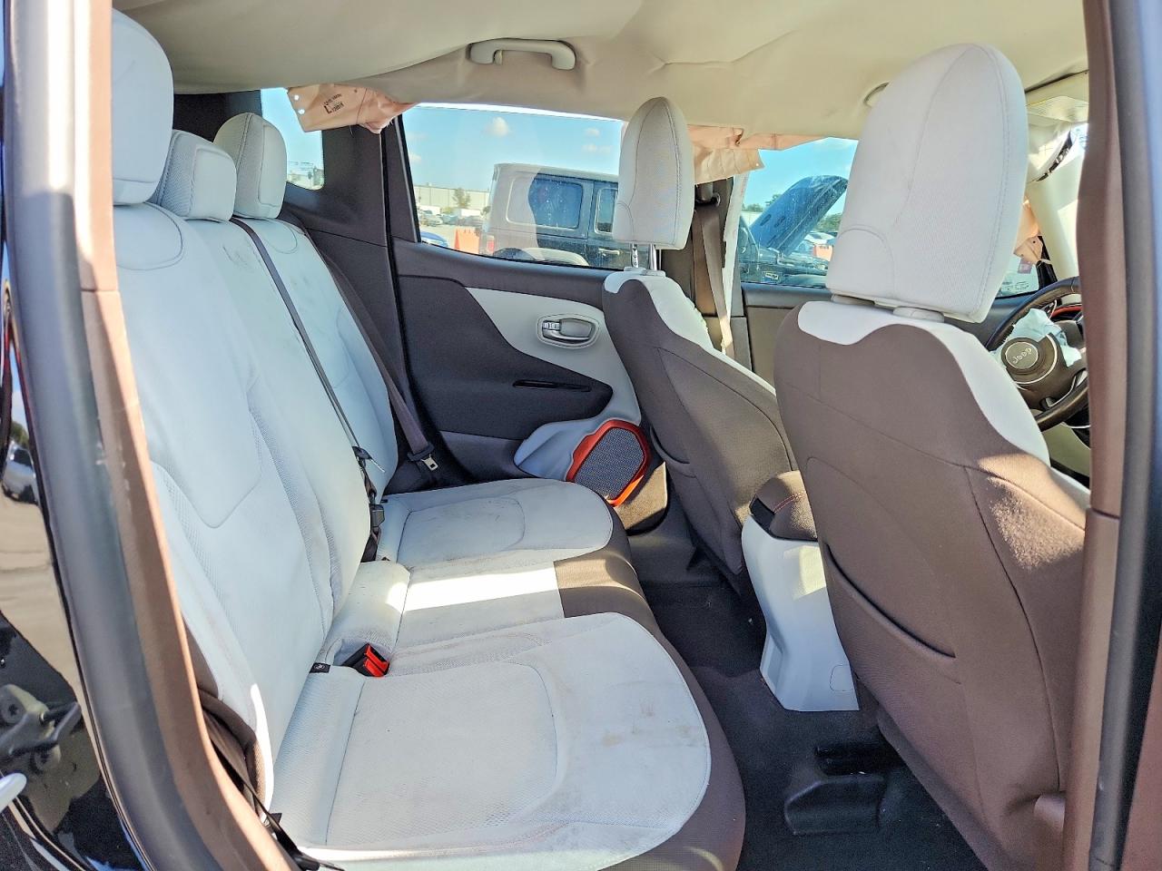 2015 JEEP RENEGADE LATITUDE photo 11