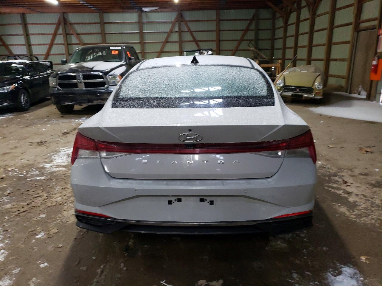 2022 HYUNDAI ELANTRA SEL photo 11