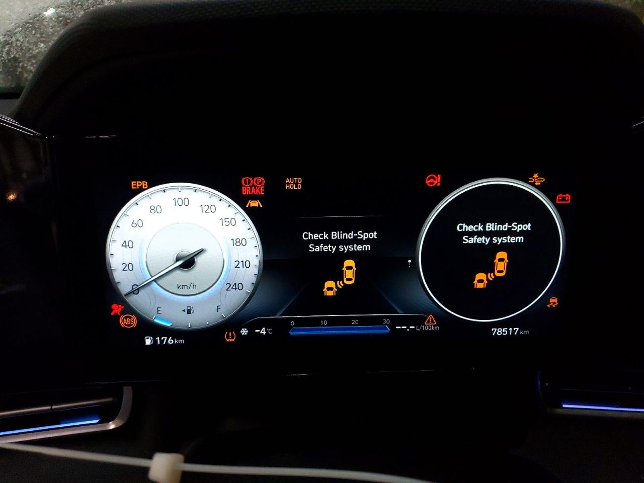 2022 HYUNDAI ELANTRA SEL photo 17