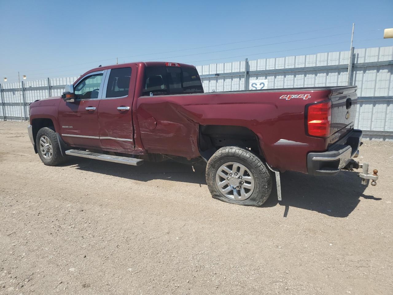 2015 CHEVROLET SILVERADO K2500 HEAVY DUTY LTZ photo 2